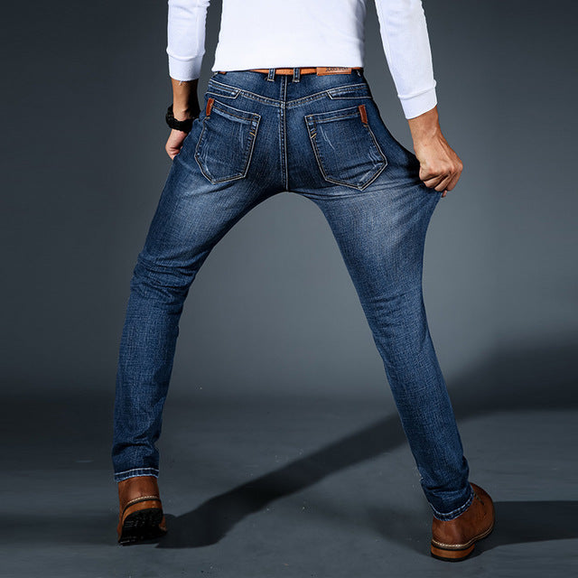 Herren Jeans | Schmaler Schnitt mit sichtbaren Bundschlaufen
