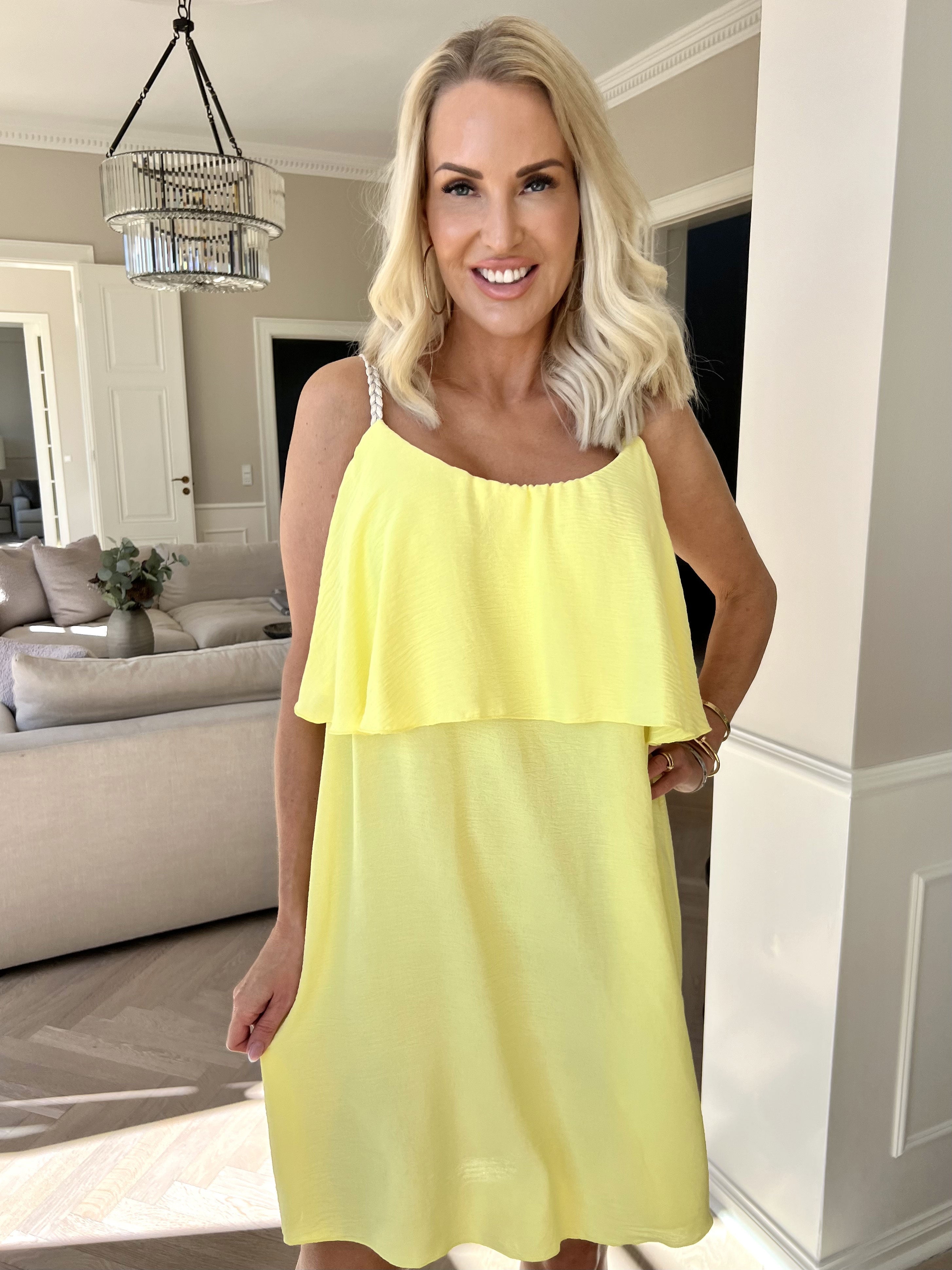 Women Dress | Sleeveless Construction Design