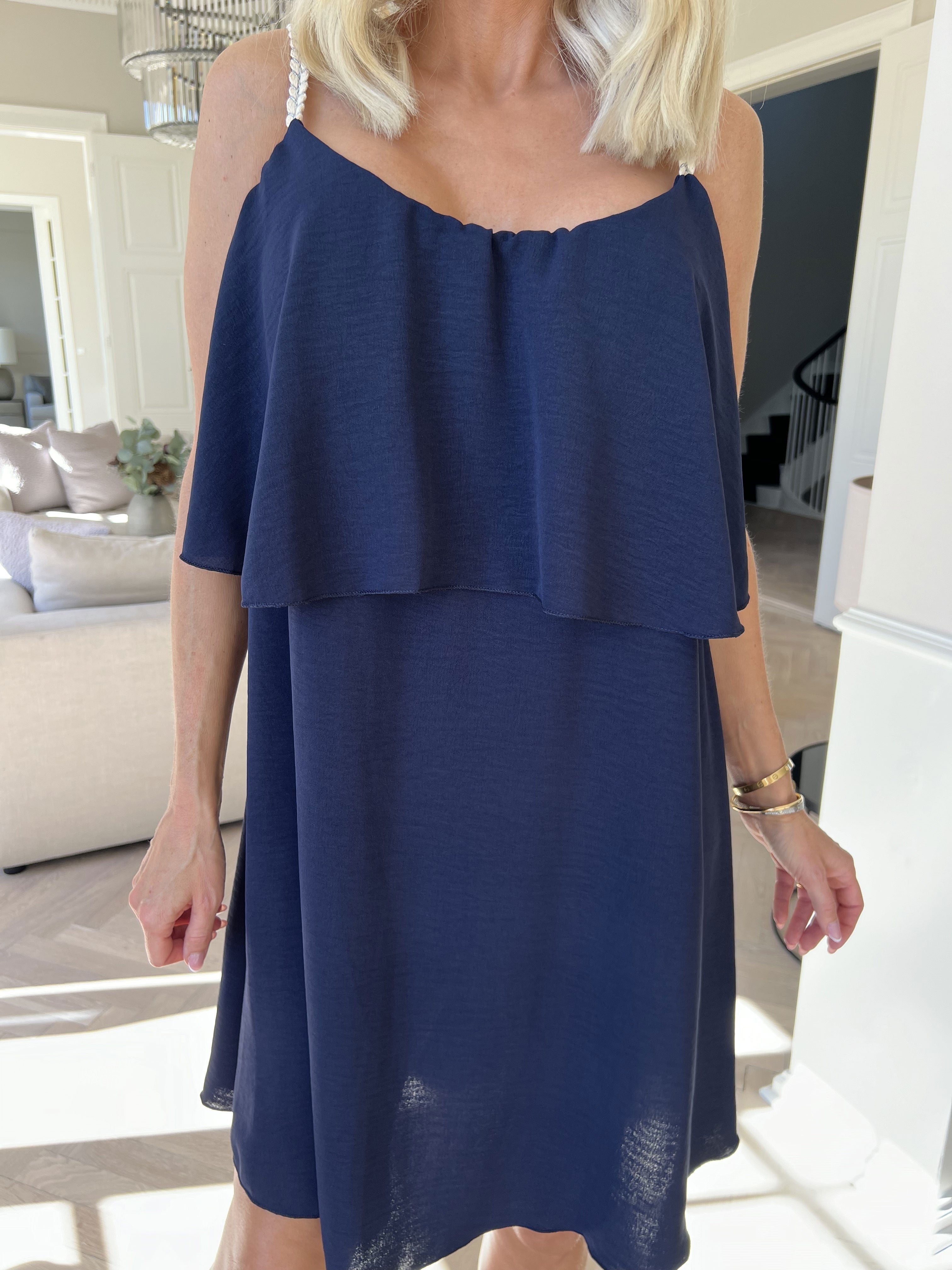 Women Dress | Sleeveless Construction Design