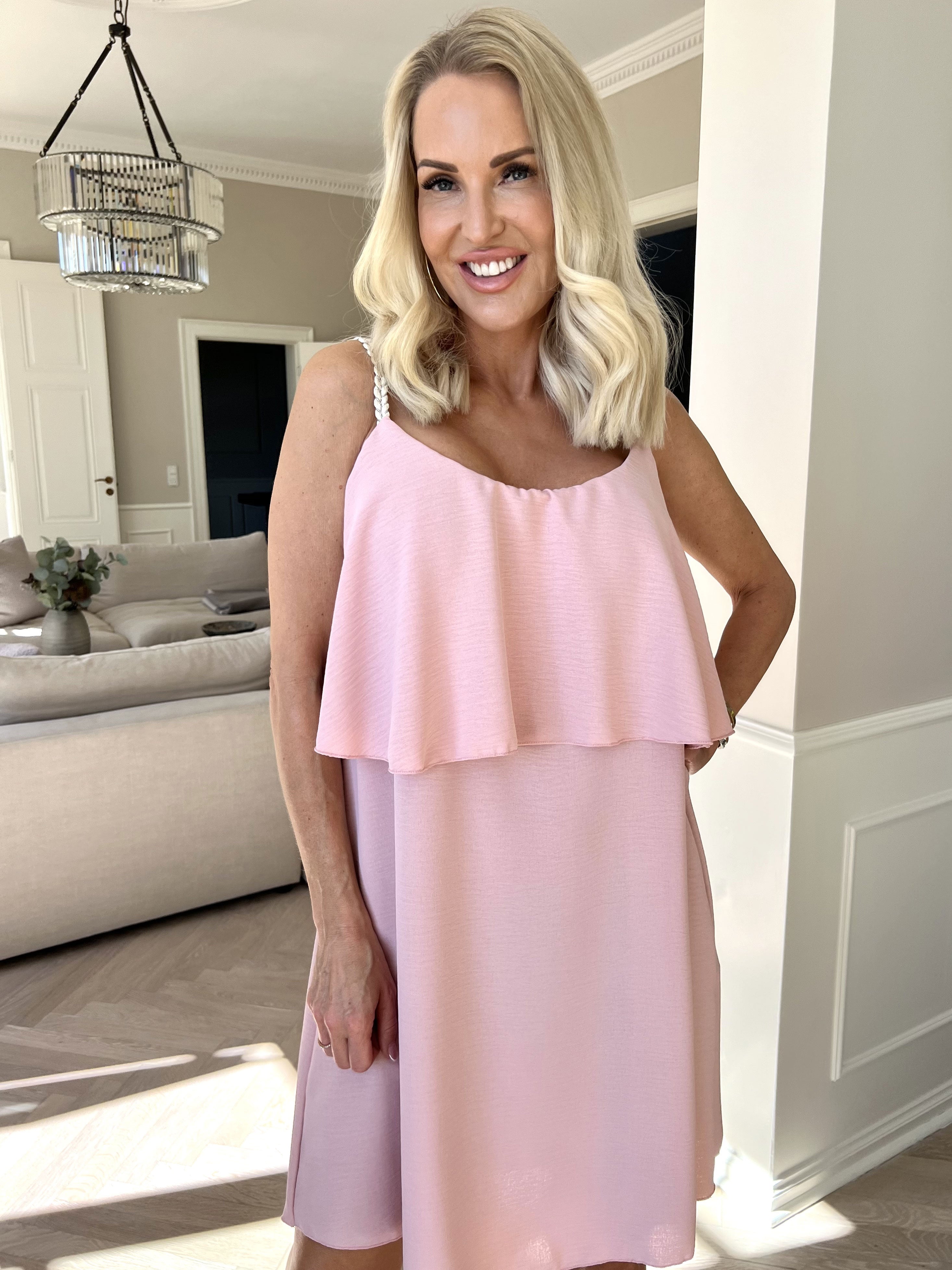 Women Dress | Sleeveless Construction Design