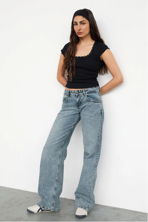 Damen Jeans | niedrige Taille mit gerader Beinführung