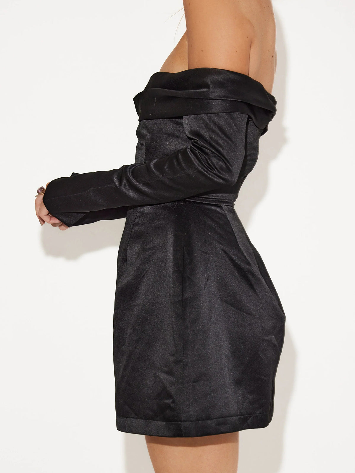 Damen Kleid | kurze Ausführung mit off-shoulder Ausschnitt