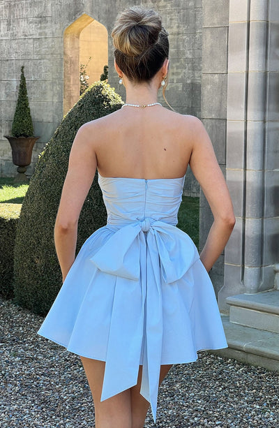 Damen Kleid | Kurze Schnittform mit klarer Linienführung