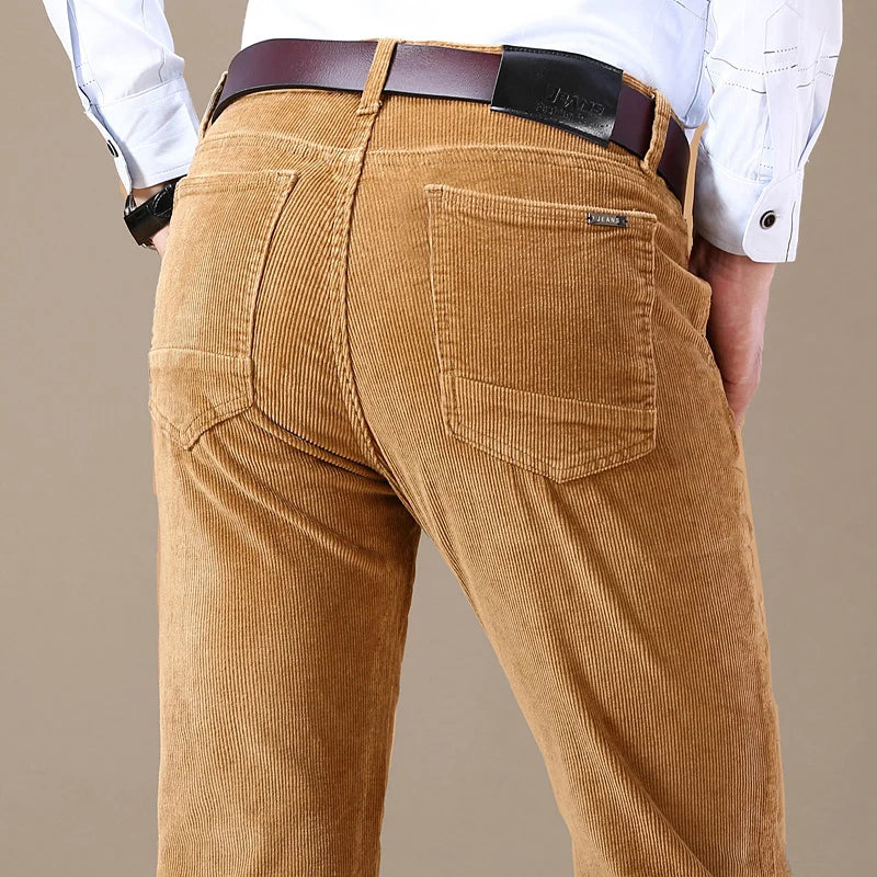 Herrenhose | Gerade Beinführung und Frontöffnung