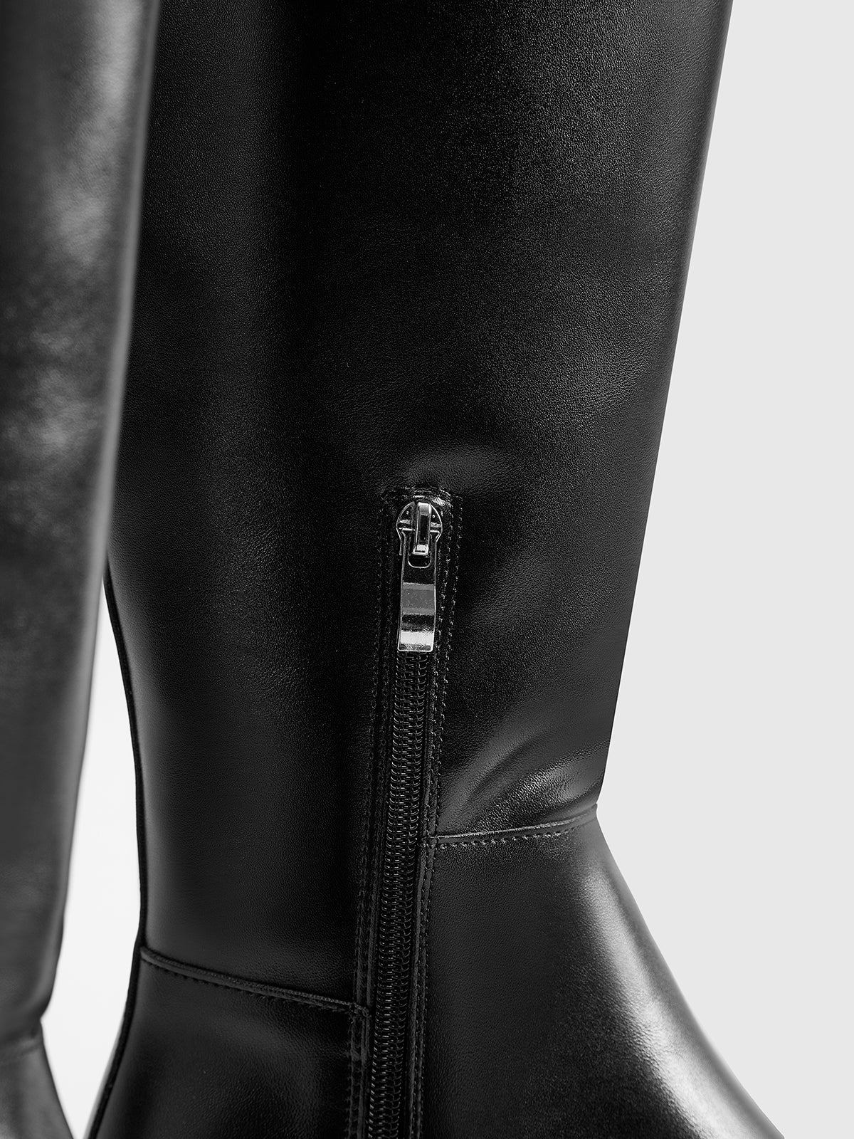 Damenstiefel | Hoher Schaft in durchgehender Ausführung