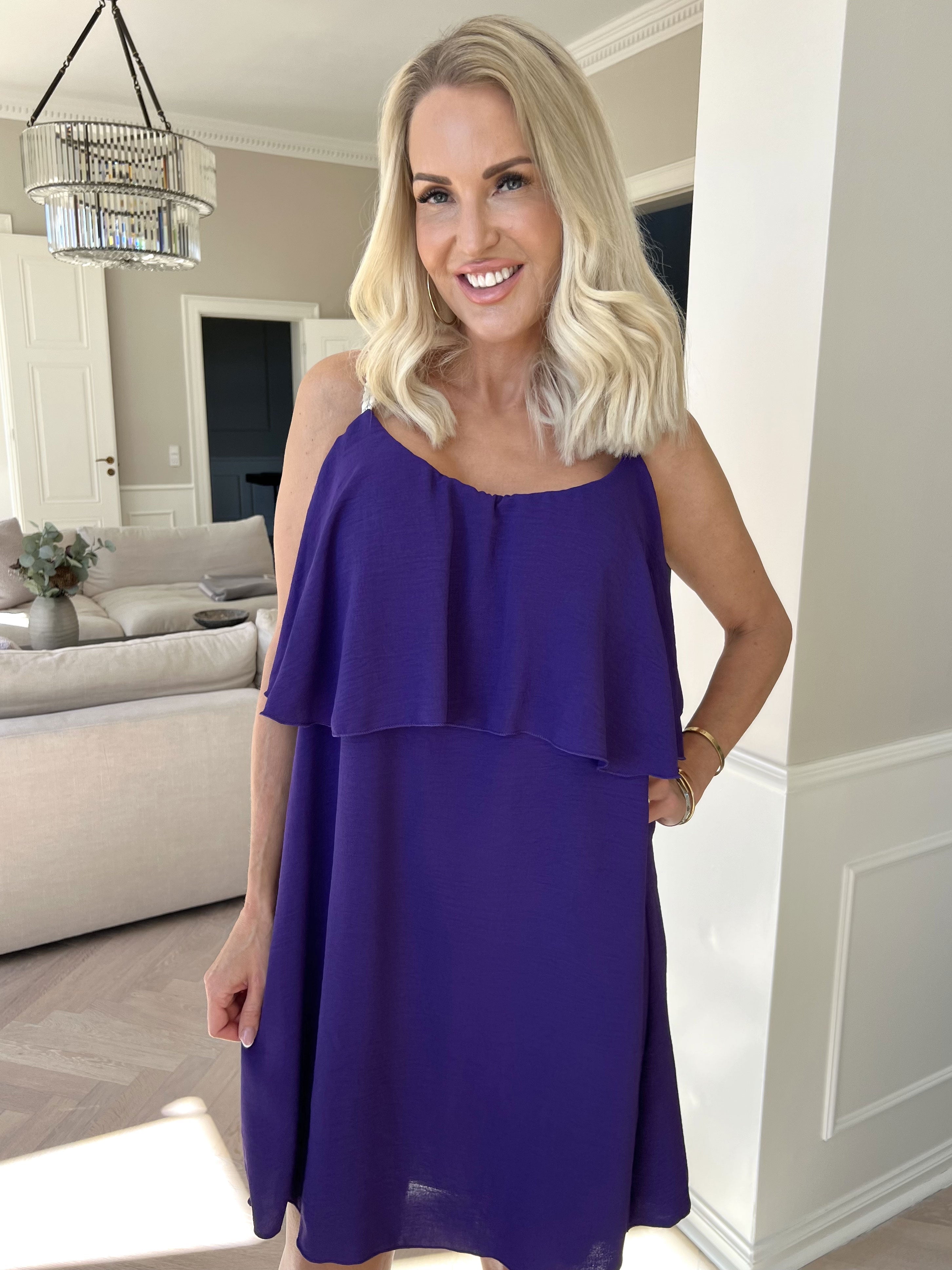 Women Dress | Sleeveless Construction Design