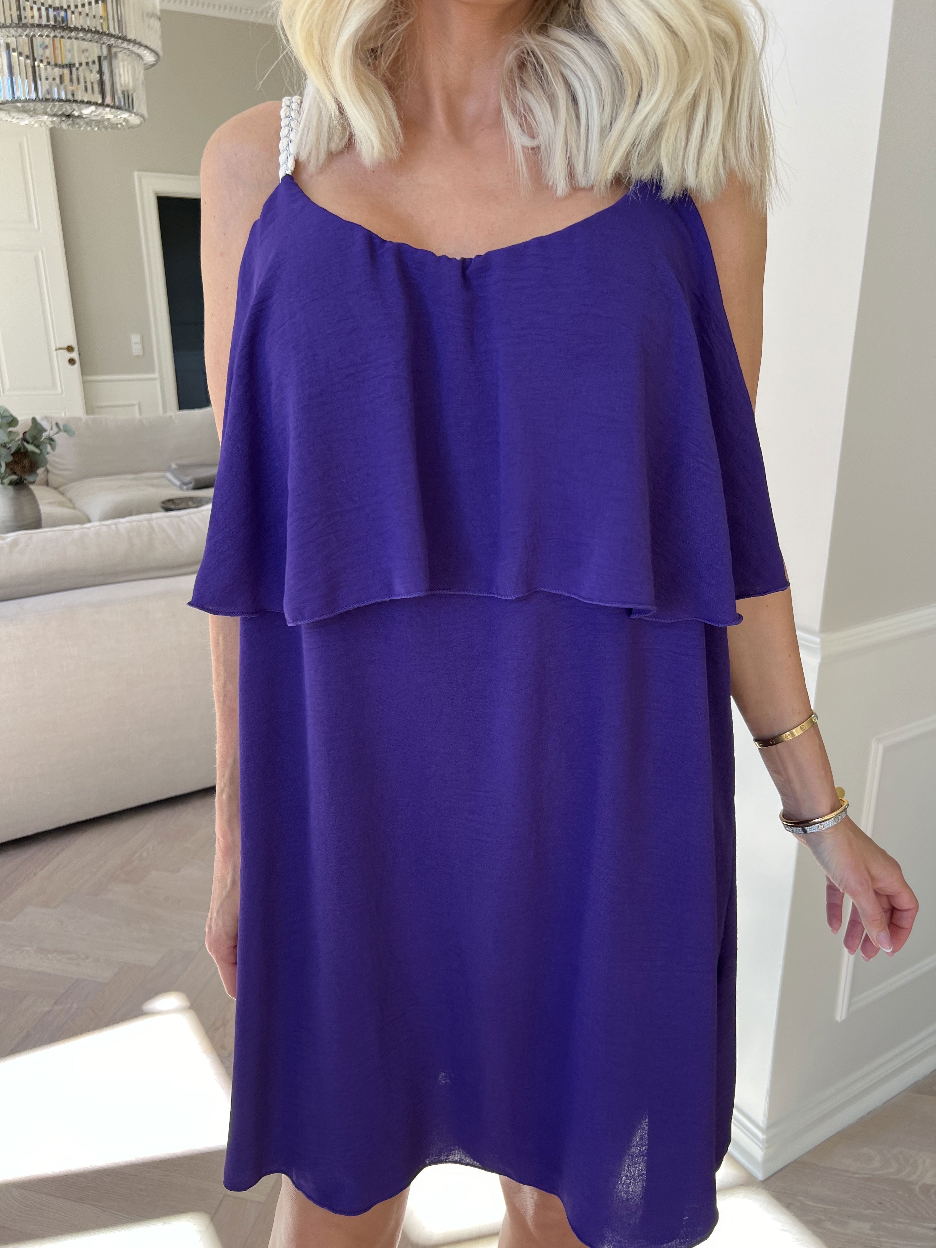 Women Dress | Sleeveless Construction Design