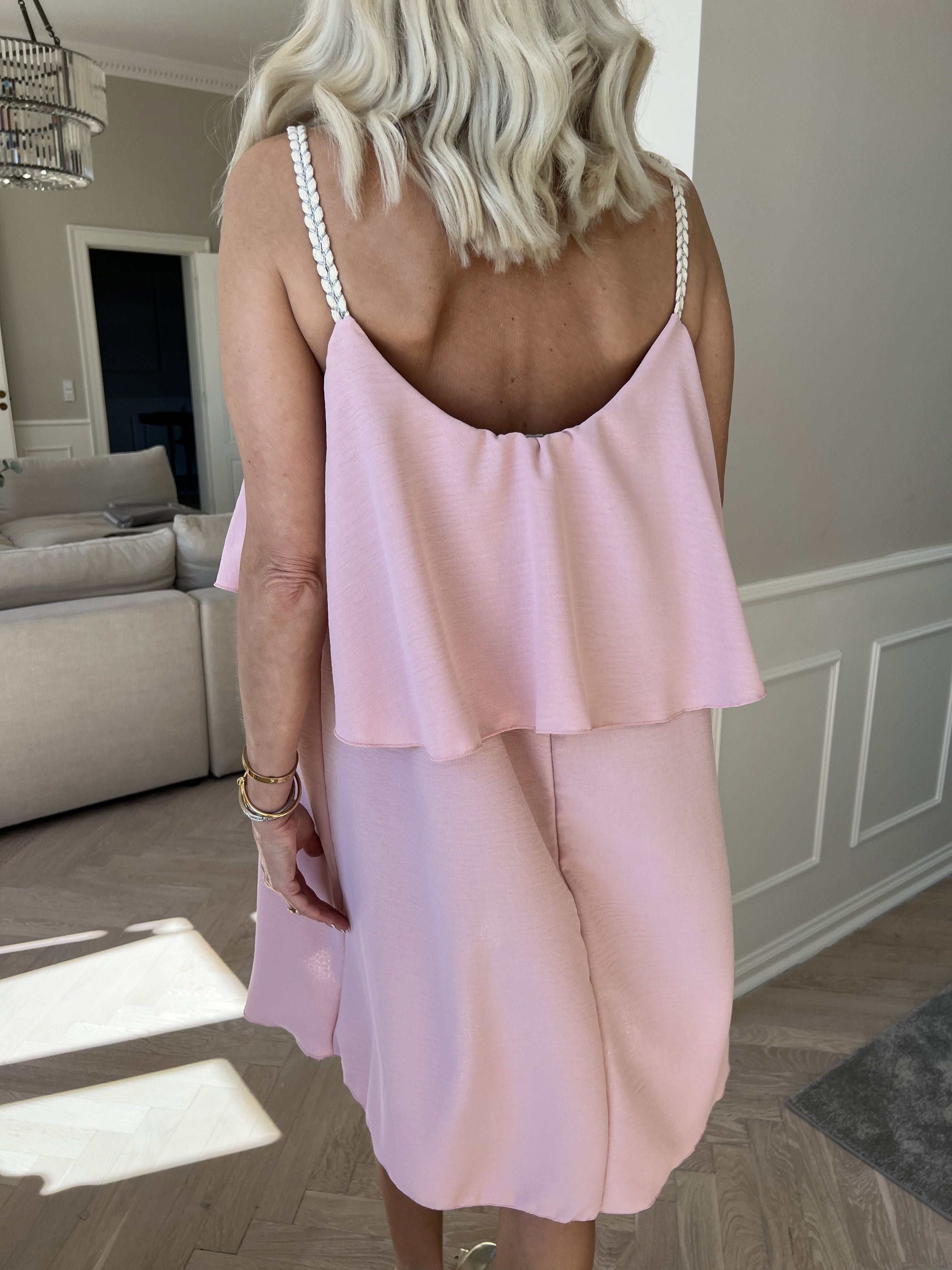 Women Dress | Sleeveless Construction Design
