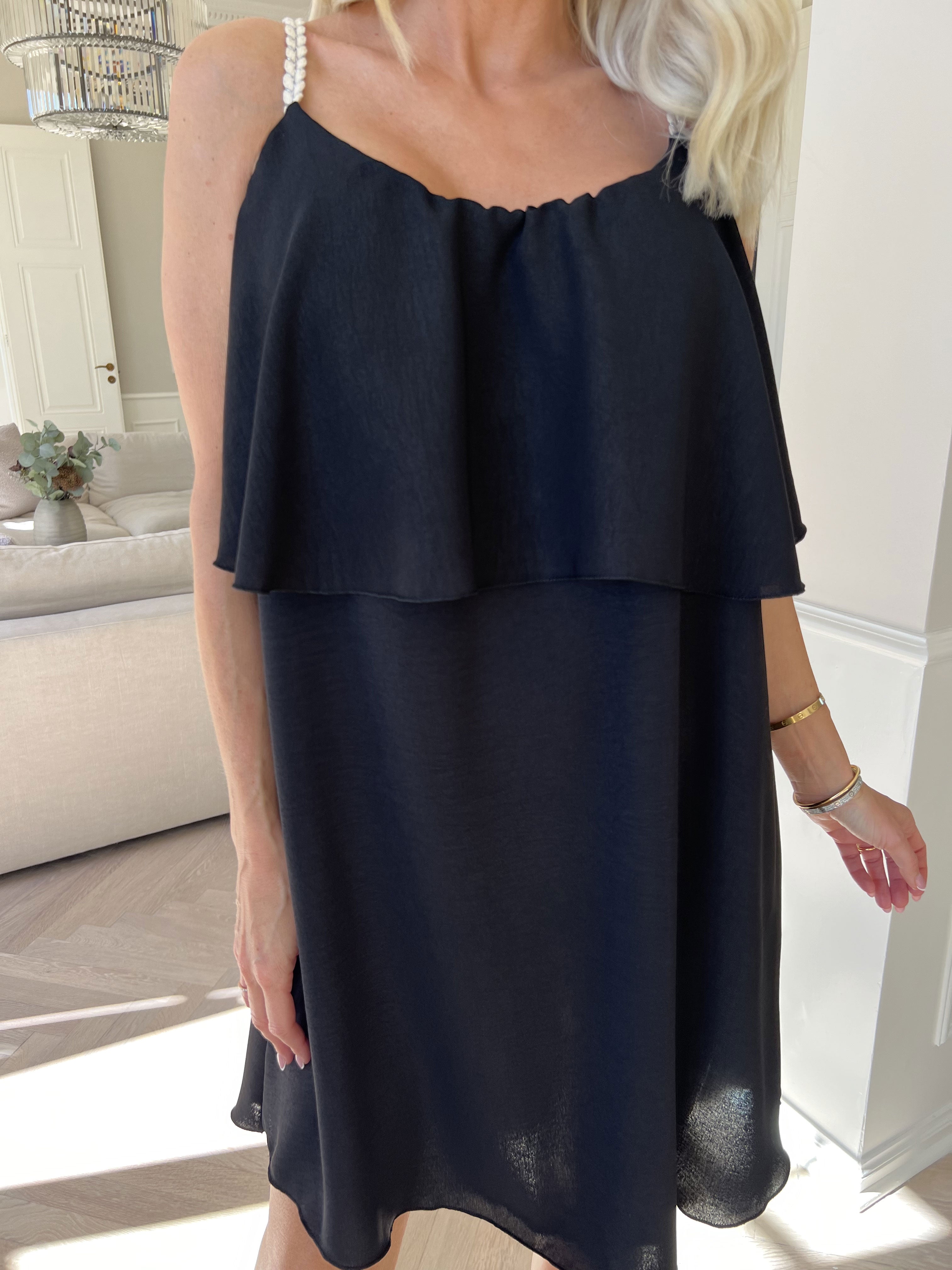 Women Dress | Sleeveless Construction Design
