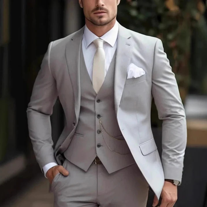 Herren-Anzug im Dreiteiligen Set | klassische Passausrichtung