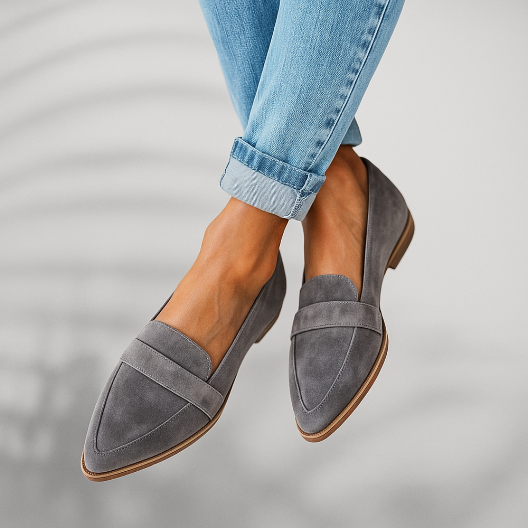 Damen Slipper | Riemendetail mit flacher Sohle