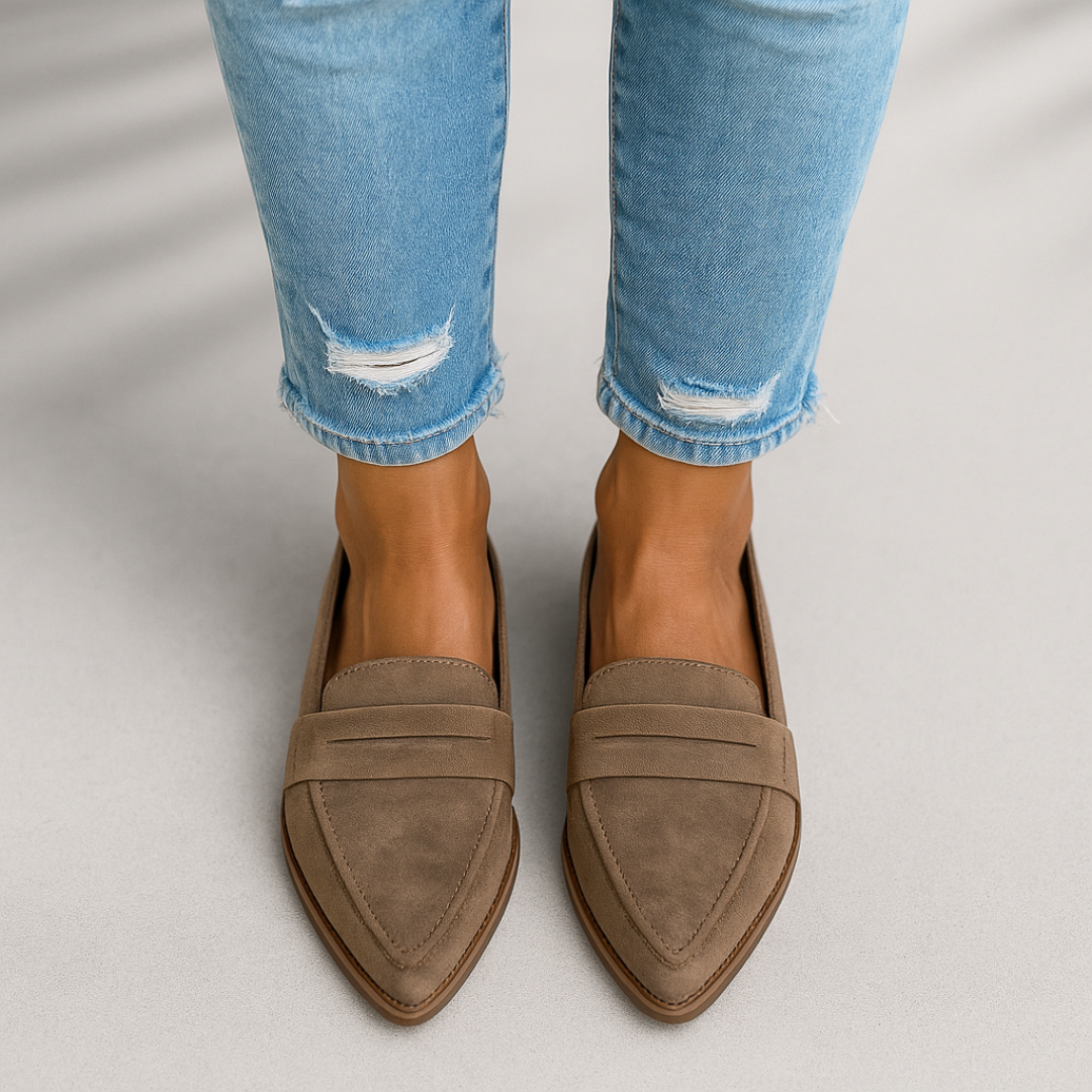 Damen Slipper | Riemendetail mit flacher Sohle