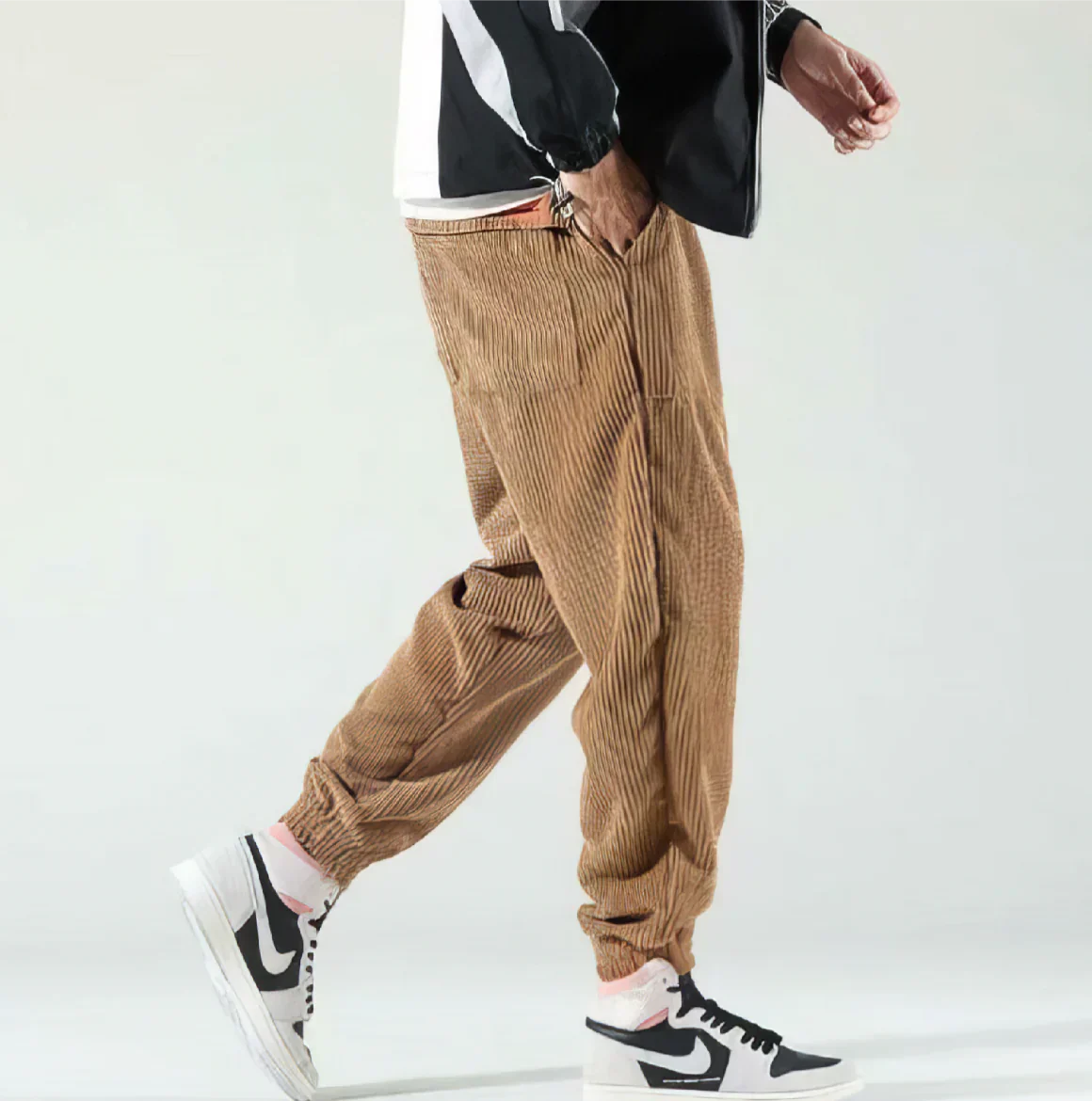Herrenhose | Weiter Schnitt mit gleichmäßiger Form